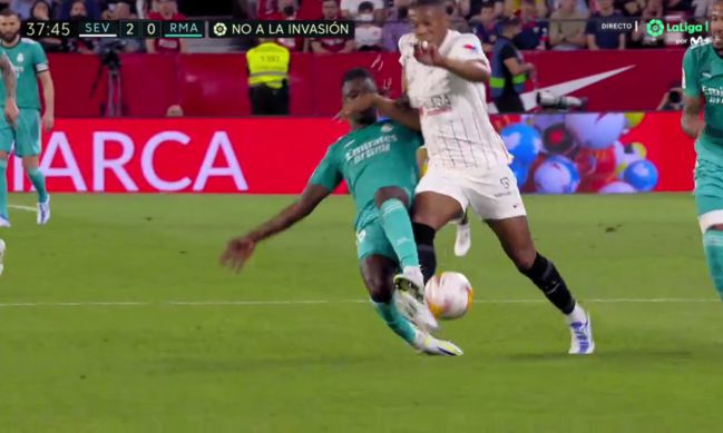 The Seville-Madrid controversy: a penalty not called, the 1-0 foul, Vinicius' goal disallowed...