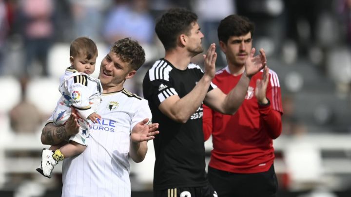 El Burgos sigue haciendo de El Plantío un fortín.