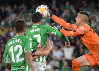 El Elche asalta la permanencia