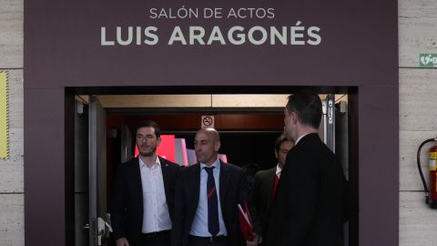 Las \'mentiras\' según Rubiales sobre el acuerdo con Piqué