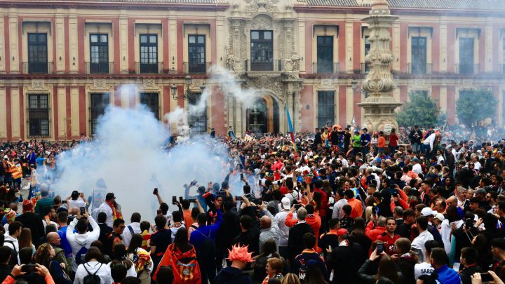 El valencianismo toma Sevilla, en imágenes