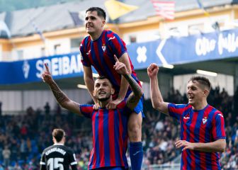 El líder sonríe en Ipurúa