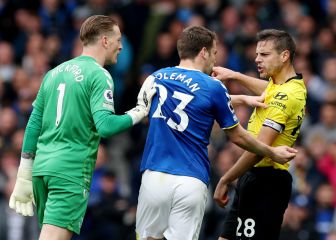 Pickford prolonga la crisis del Chelsea y anima la Champions