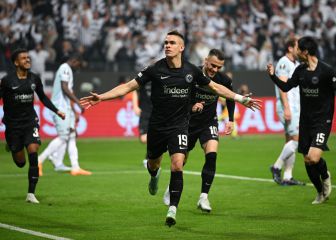 Santos Borré y Gil Manzano llevan al Eintracht al Pizjuán