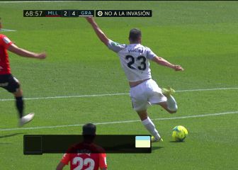 Estatua ya en lo más alto de La Alhambra: vean su escandaloso recital a sus 40 años y en 40'