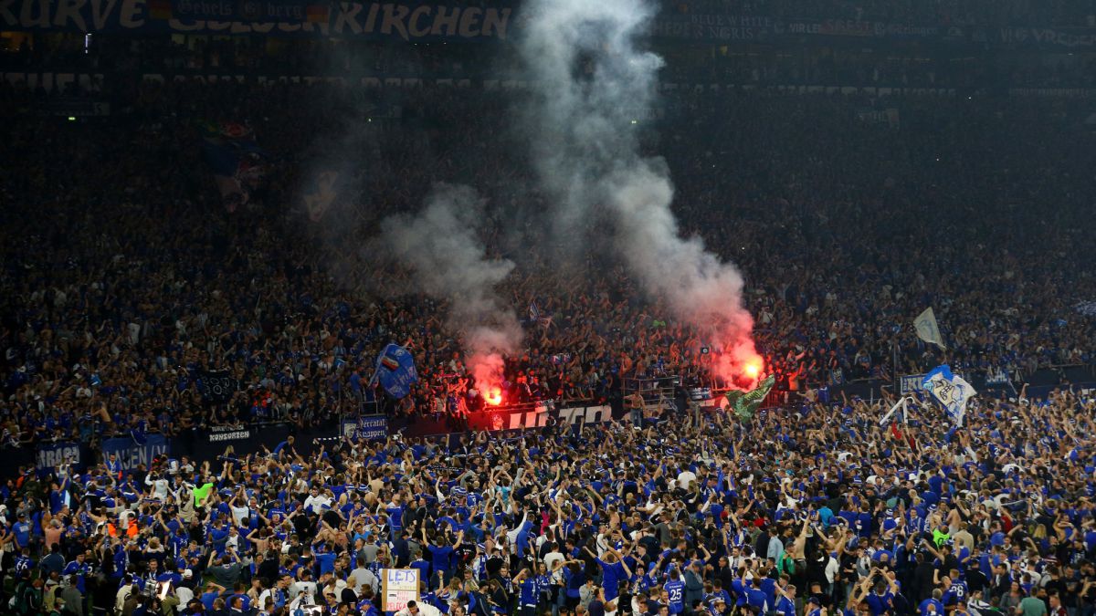 Varios aficionados heridos en la celebración por el ascenso del Schalke thumbnail
