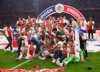 Ten Hag se va como campeón