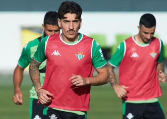 Bellerín vuelve al grupo pero ni Pezzella ni Víctor Ruiz se entrenan