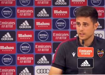El lapsus de un periodista con el técnico del Levante después de confirmar su descenso