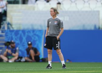 Bompastor, pionera en el césped y en el banquillo del Lyon