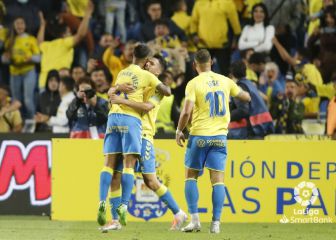 Las Palmas entra en los playoffs a costa del Oviedo