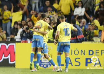 Jonathan Viera lleva Las Palmas al playoff a costa del Oviedo