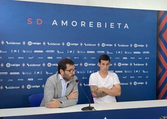 Jon Larrea muestra su deseo de seguir al mando del Amorebieta