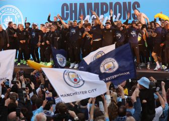 El City celebra su Premier League en las calles de Manchester
