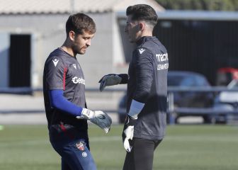 Aitor o Cárdenas: sólo puede quedar uno en la portería