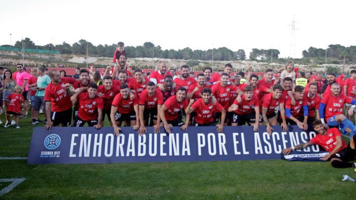 Javi Martín asciende a La Nucía en el minuto 92