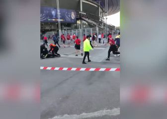 Las bochornosas imágenes que retrasaron la final: increíble que pasen en la Champions