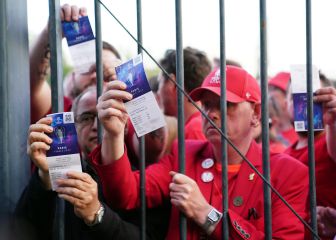 Courtois alza la voz por el trato a los hinchas del Liverpool