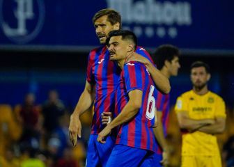 ¡El Eibar echa por tierra el liderato y el ascenso directo!