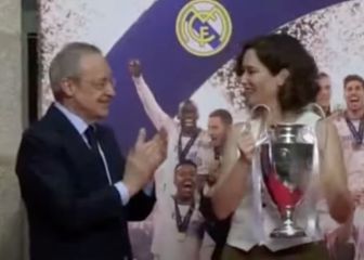 Se va a hacer viral al instante: la reacción de Ayuso tras darle Florentino una réplica del trofeo