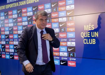 El Barça afronta una junta clave entre la espada y la pared