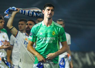 Courtois se enzarza en las redes cuando le señalan por su juego con los pies y las salidas
