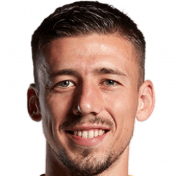 Lenglet perdió un diente mientas marcaba a Salah