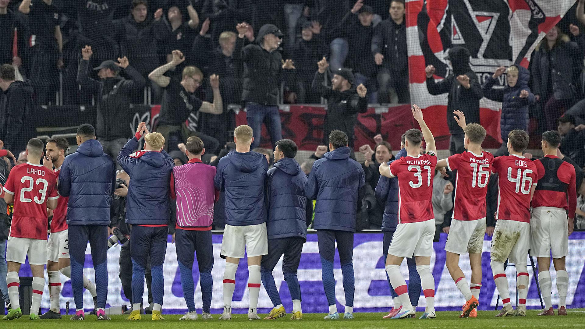 El AZ Alkmaar celebra la victoria sobre el Lazio