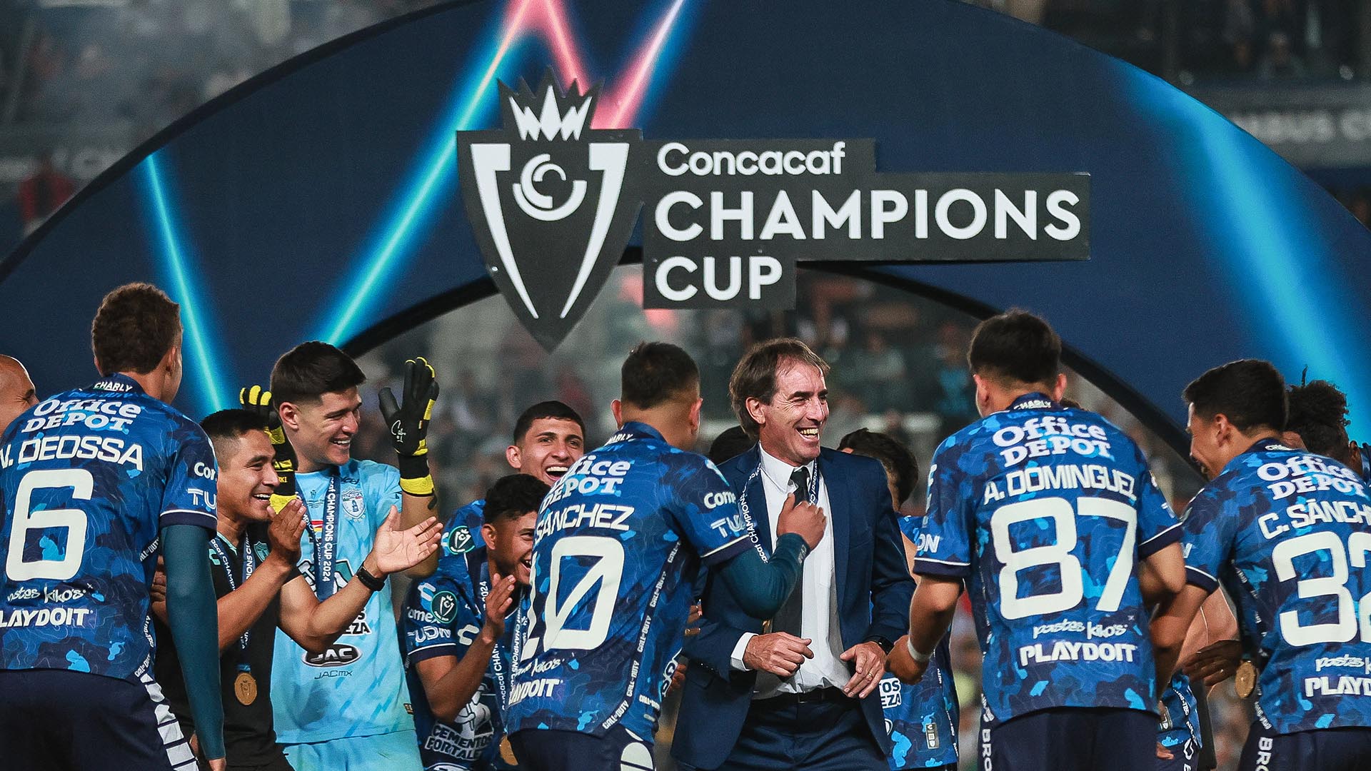 Para entender sus razones primero hay que ver los seleccionados. De los 32 equipos, cuatro de ellos son de Concacaf -junto al Inter Miami, que es anfitrión-. Para ir al Mundial hay que ganar la Copa de Campeones, también conocida como ‘Concachampions’.