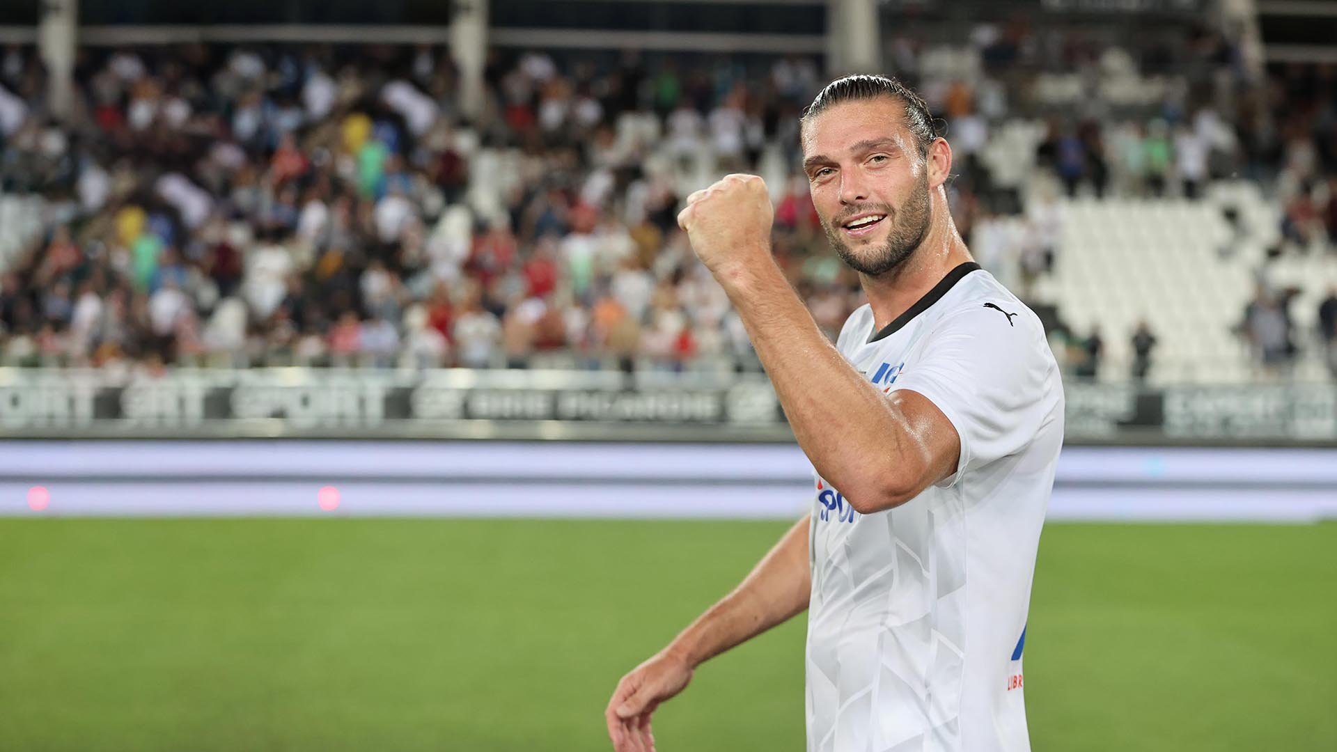 En 2023, el Amiens, sorprendentemente, anunció la incorporación de Andy Carroll. El conjunto francés estaba en segunda división. Carroll apenas pudo marcar cuatro goles en 32 encuentros y no terminó de asentarse en el fútbol galo.