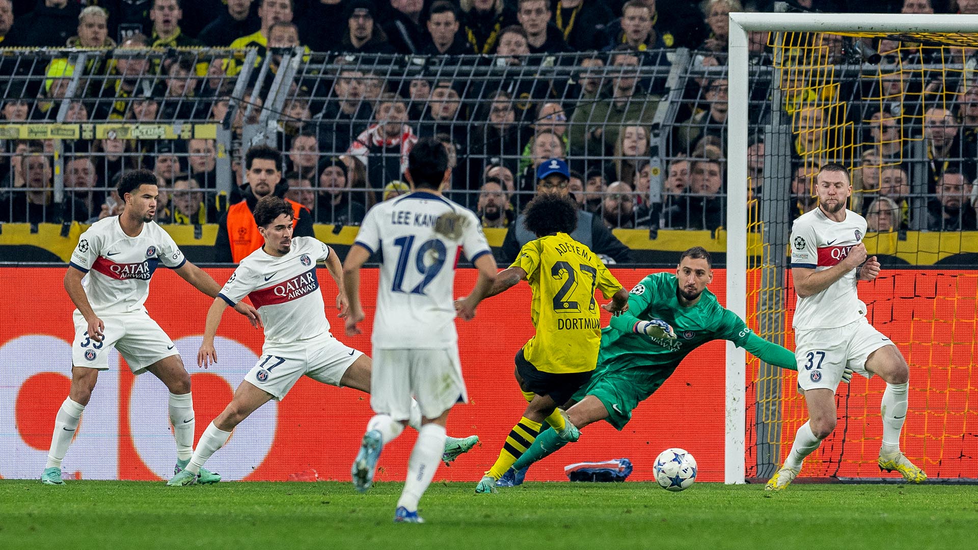 Dortmund 1-PSG 1 (Adeyemi 51’; Zaïre-Emery, 56’). Adeyemi metió el miedo en el cuerpo al PSG. Zaïre-Emery solventó el susto. El Dortmund lideró el Grupo de la Muerte. Un fuera de juego milimétrico de Mbappé pudo cambiar la historia del Dortmund.
