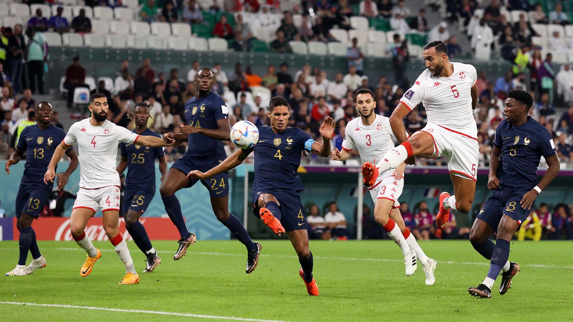 Tampoco se puede sacar de la ecuación a la Argelia de Mahrez, ex jugador del Manchester City. En 2019 salieron campeones tras un disputado encuentro ante Senegal. Sin olvidar otras selecciones más humildes como Túnez, que venció a Francia en el pasado Mundial.