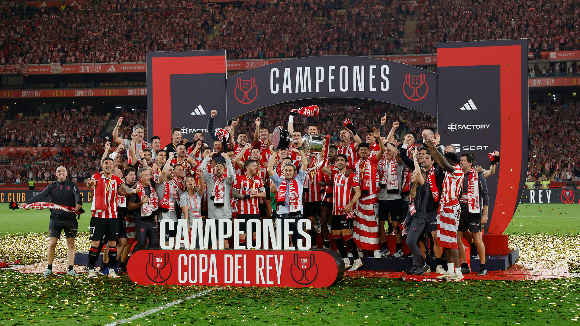 El Athletic conquistó este sábado la Copa del Rey en Sevilla, un título que celebrará por todo lo alto con uno de sus símbolos: este jueves 11 de abril brindará el trofeo con el equipo a bordo de una gabarra que surcará la ría Nervión.