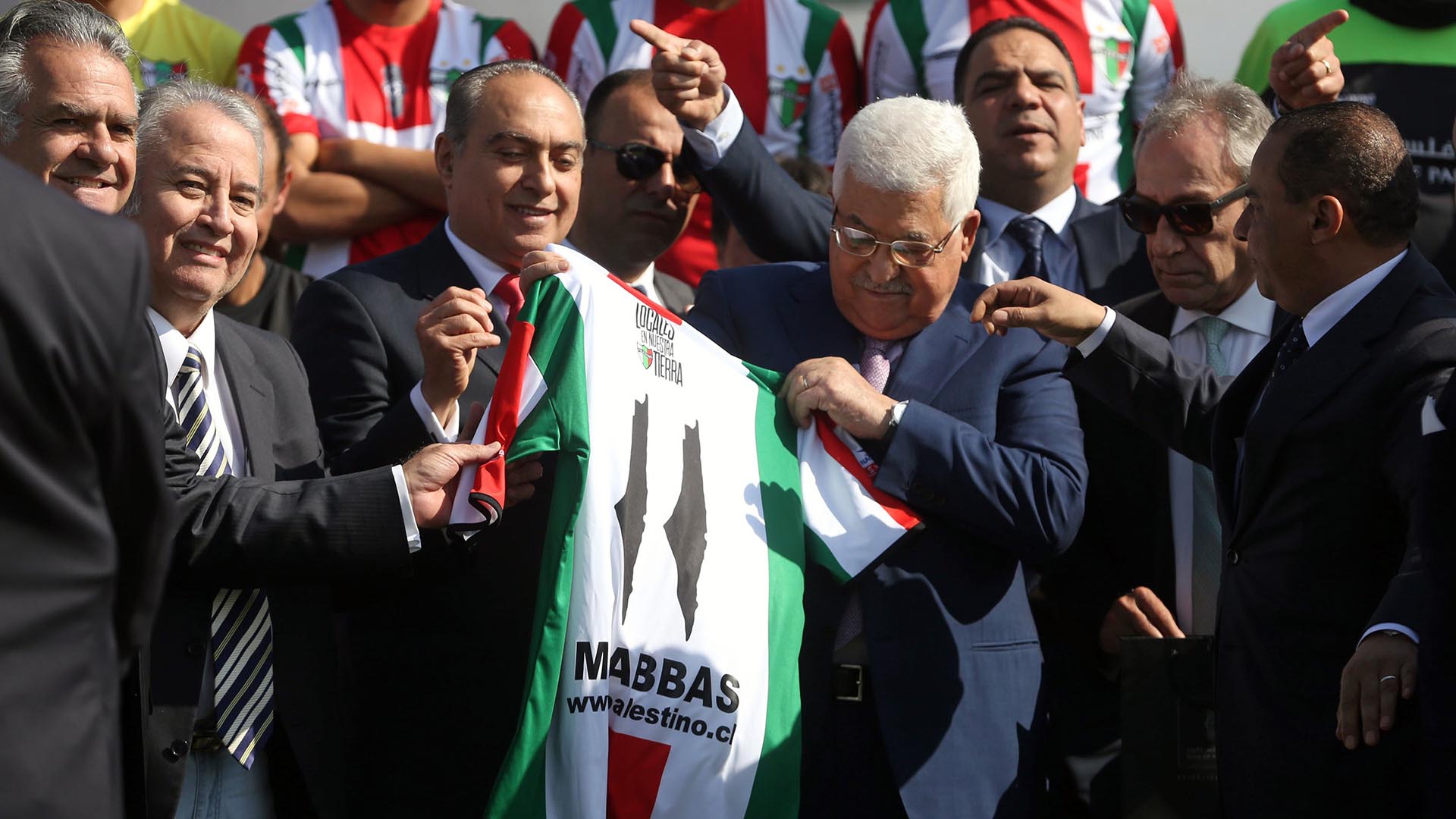 Patrocinado por el Bank of Palestine, se distingue por sus muestras de apoyo al pueblo palestino. Mahmoud Abbas, presidente de la Autoridad Nacional Palestina, visitó en 2018 el estadio de Palestino, que dos años antes jugó tres partidos en Cisjordania.