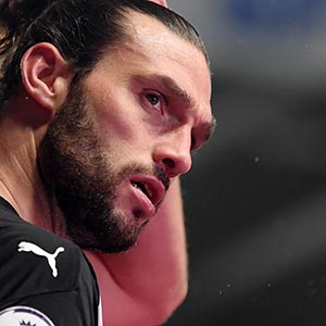 Andy Carroll resurge en el infierno