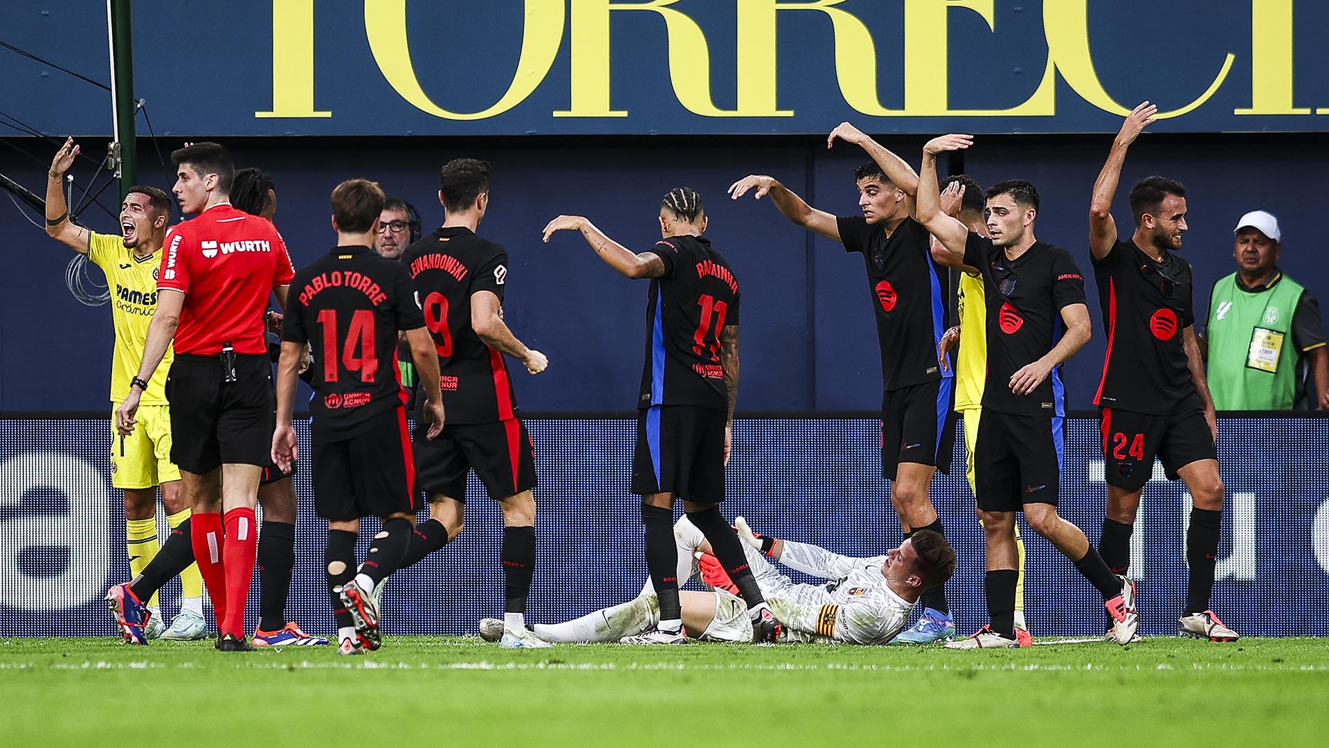 En el momento en que Nagelsmann iba a contar con l, su lesin del tendn rotuliano ha cambiado todos los planes. Tena todas las papeletas para ser titular en el prximo Mundial y ahora es una incgnita lo que pasar con la portera de Alemania.