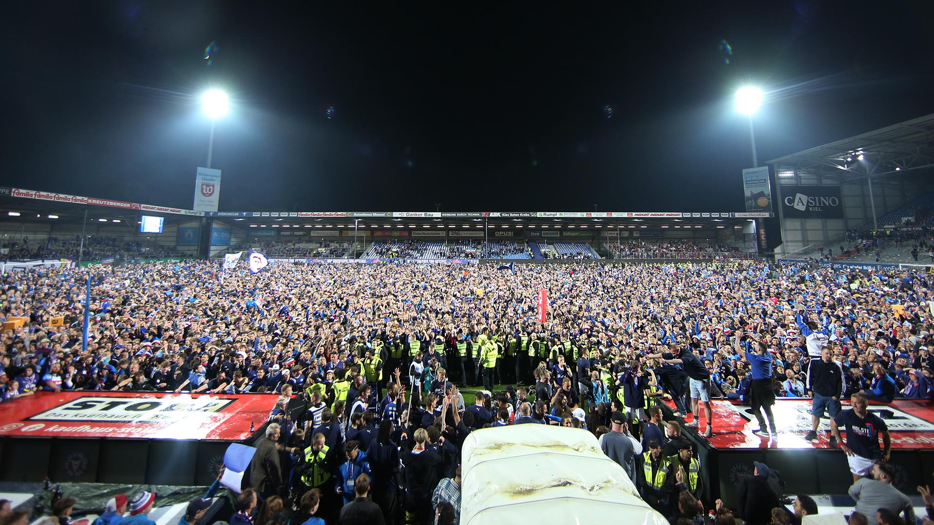 De hecho, los que logran ascender son equipos ms humildes pero que dan con la tecla. Este a?o ha debutado en Bundesliga el Holstein Kiel y el a?o pasado lo hizo el Heidenheim. Tambin ha vuelto el St. Pauli despus de catorce a?os en Segunda.