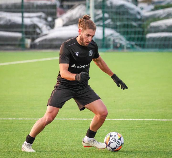 Vicente valor en accin en el KR Reykjavk, su actual equipo, y pasando fro en el duro invierno islands.