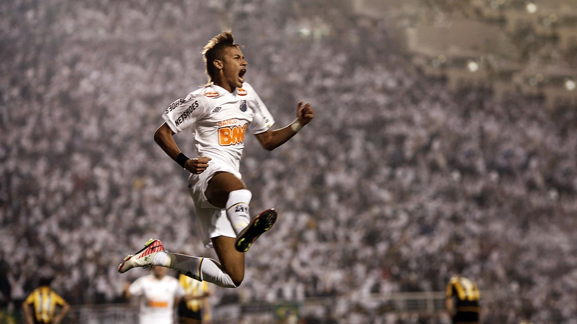 Neymar conquist la Copa Libertadores 2011 y en aquella final estaban jugadores de gran futuro como Danilo, Alex Sandro o Elano. Tambin otros de gran futuro como Ganso. Los tres primeros llegaron y brillaron en grandes clubes europeos.