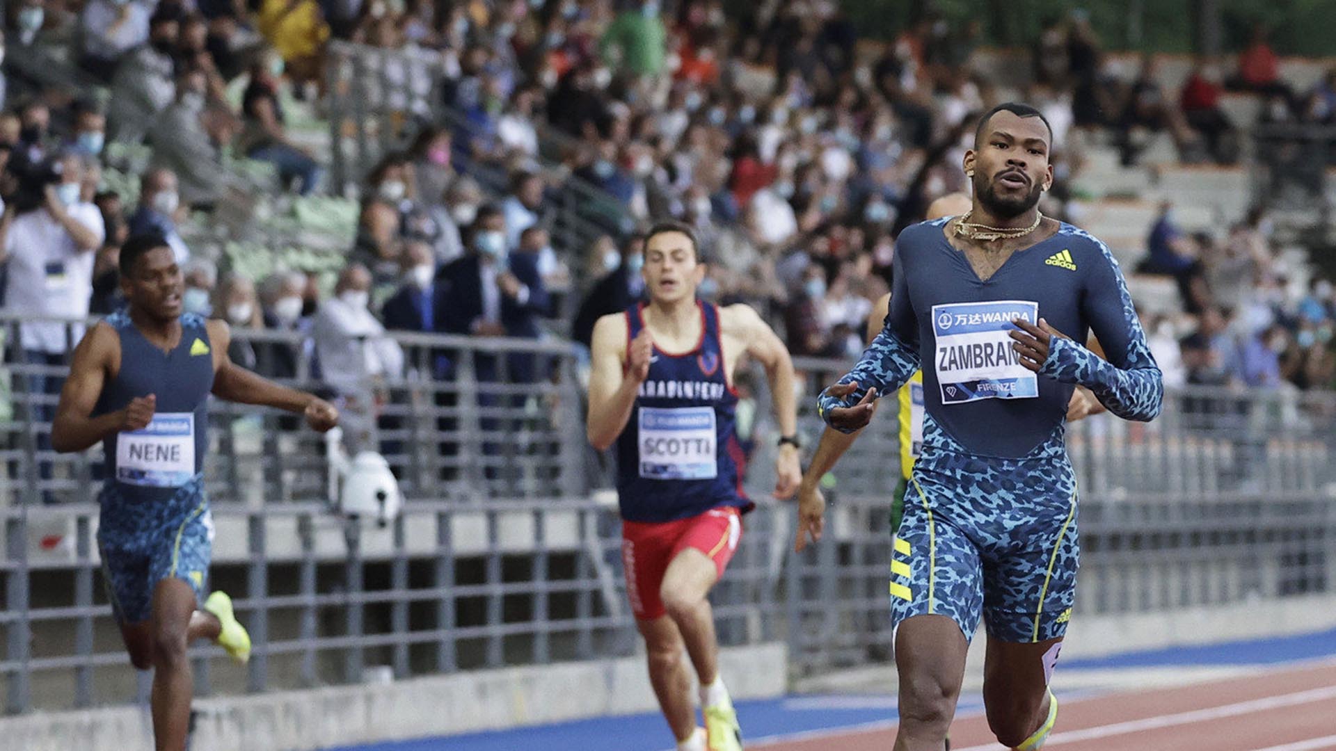 Anthony Zambrano y su equipo de 4x400