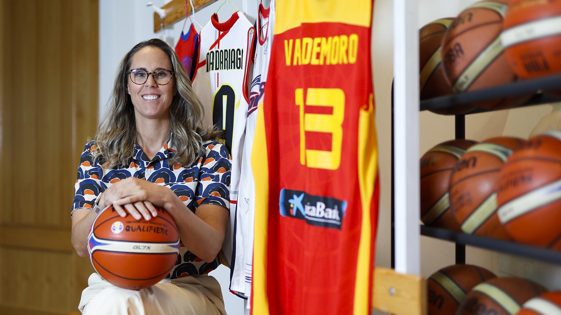 Amaya Valdemoro. La madrile?a gan車 el primer anillo de la WNBA para el baloncesto espa?ol. Anna Cruz y Astou Ndour siguieron despu谷s sus pasos.
