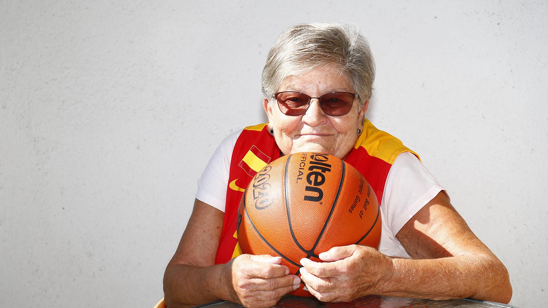 Pepa Senante. La primera capitana de la Selecci車n femenina de baloncesto cobr車, en toda su carrera con Espa?a, 600 pesetas.