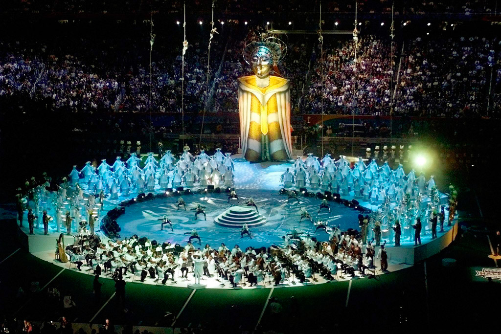 Vista general del show del descanso durante la Super Bowl celebrada en el Georgia Dome