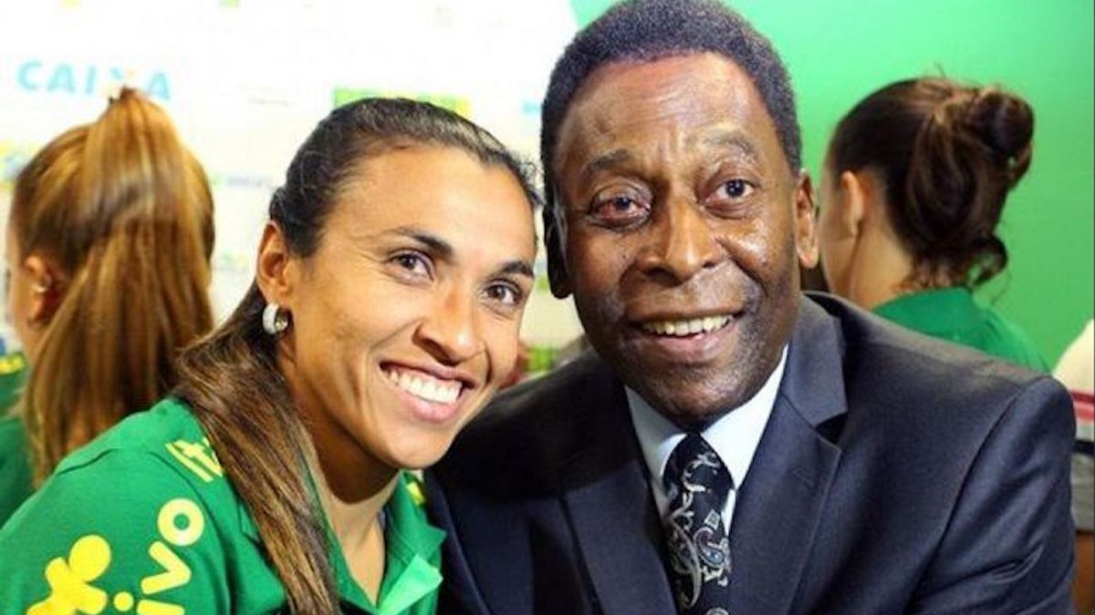 FÚTBOL FEMENINO Pelé se rinde ante la leyenda de su ...