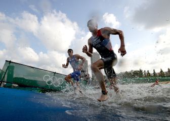 Triatlón por relevos mixtos en los Juegos de Tokio: qué es, pruebas, distancias, reglas y formato