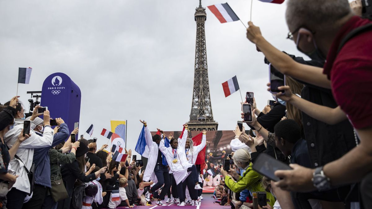 Новости парижа на сегодня. Токио 2024. Париж 2024 Самир форма. Paris 2024 look of the games. Paris 2024 closing Ceremony.