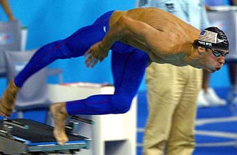 Phelps le mete tres segundos a Thorpe en los 200 estilos
