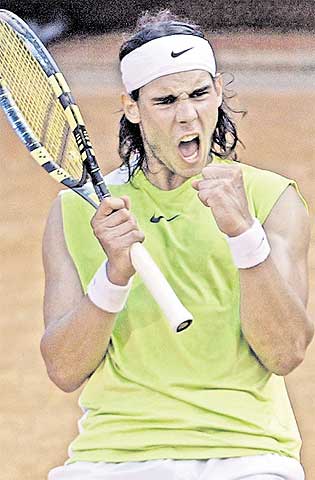 Nadal incendia Roma y abrasa al gran Federer