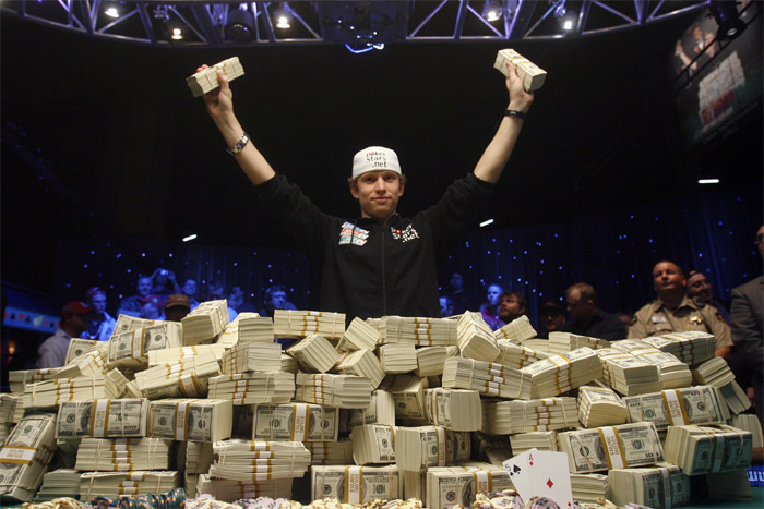 Peter Eastgate ganó 7 millones con el póquer