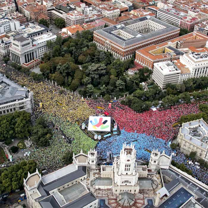 El Día de la Corazonada reúne a 400.000 personas para apoyar a Madrid 2016